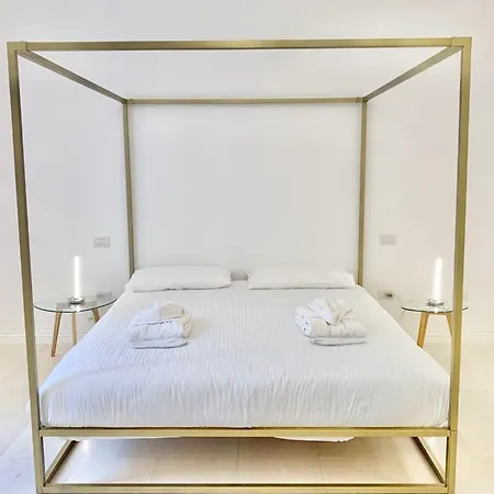 Federiciano White House - Center Бари