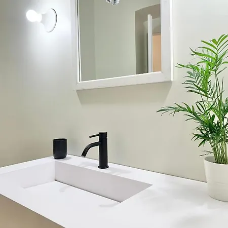 Federiciano White House - Center *