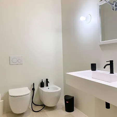 Federiciano White House - Center